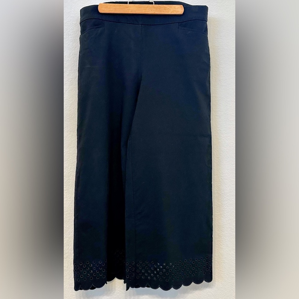 Chico’s Black Scalloped Eyelet Ankle Pants Luxe Chic Resort Office Wear 2.5R